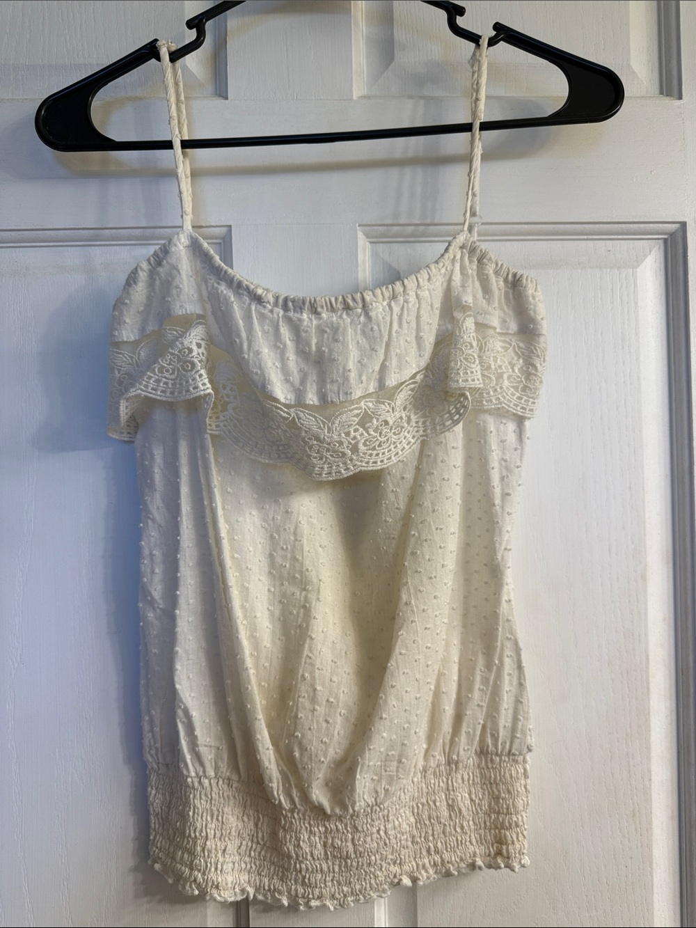 Eyeshadow Cream and Pale Yellow Cotton Top